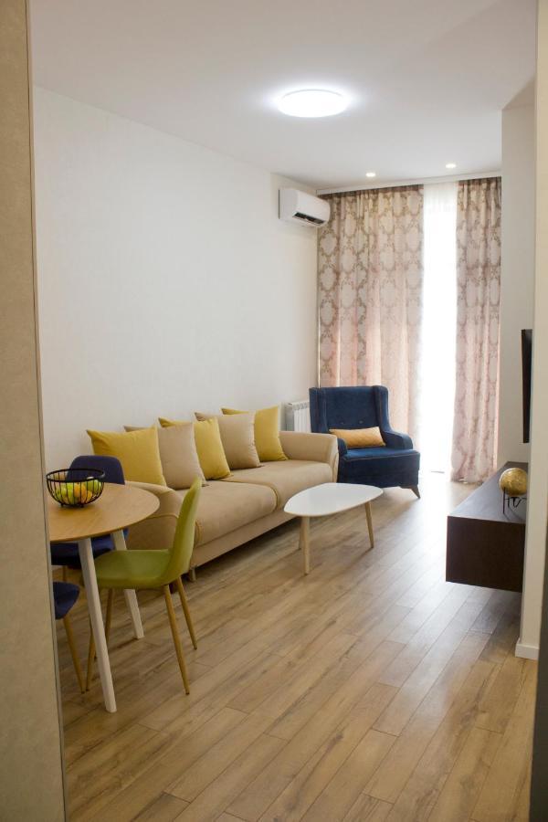Sameba Bell, Luxury Apartment Tbilisi ภายนอก รูปภาพ